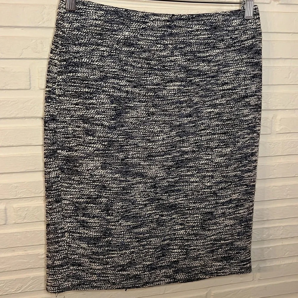 Ann Taylor Blue and Cream Knit Office Pencil Skirt, Women’s Size 4 - Picture 2 of 7